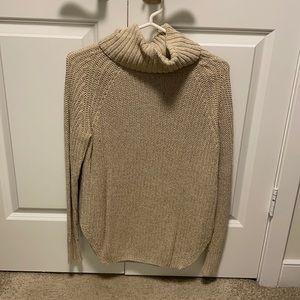 Cream/beige/tan weater